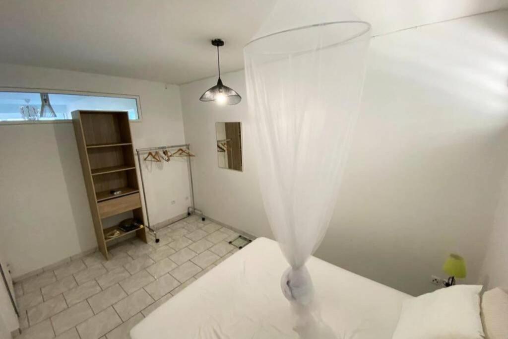 Charmant Appartement Avec Piscine Le Robert Kültér fotó