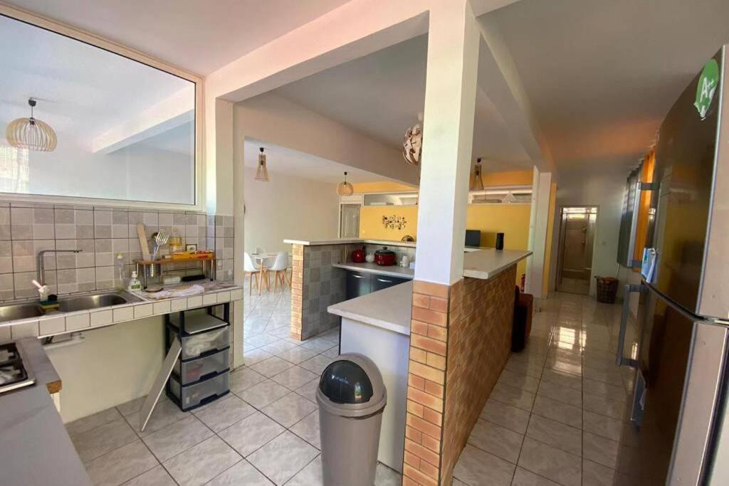 Charmant Appartement Avec Piscine Le Robert Kültér fotó
